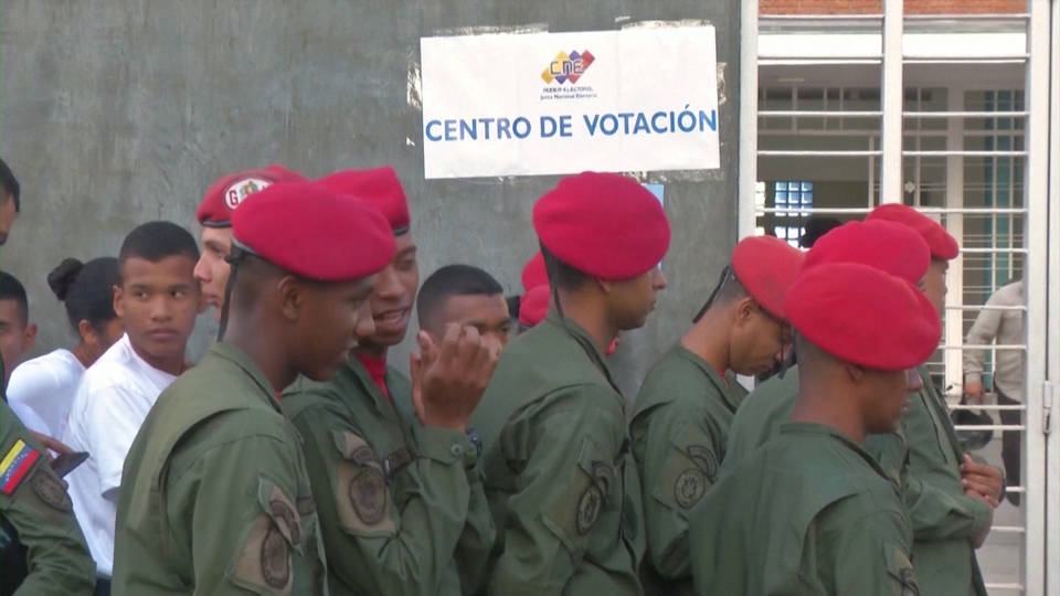 Venezuelan Voters Approve Sovereignty Claims Over Disputed Region Of ...