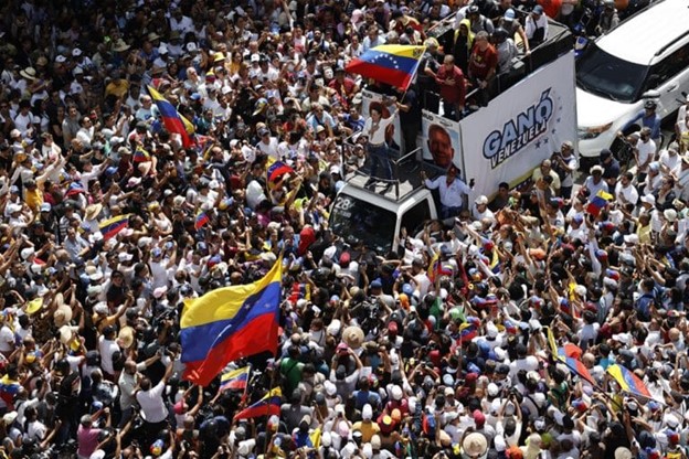 “Maduro must go!” shout Venezuelans at home and abroad