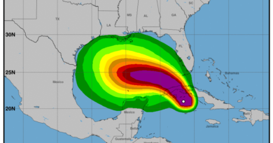 Hurricane Rafael Prepares to Enter Western Cuba