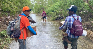 Cubans Offer Help in Guantánamo to Hurricane Oscar Victims