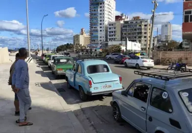 The Despair of a Gas Station Lines Manager in Havana