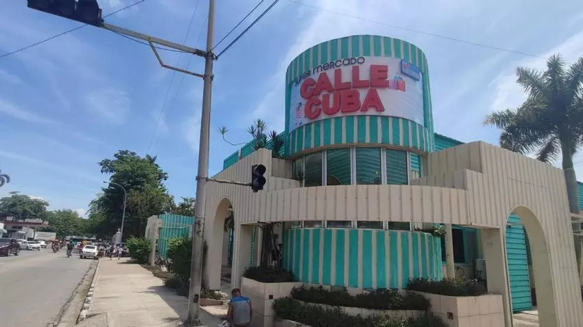 In Camagüey’s Calle Cuba Store, the US Dollar Is King