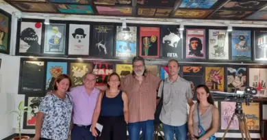 Cultural Bosses of the Cuban Regime Discover the ‘Podcast’