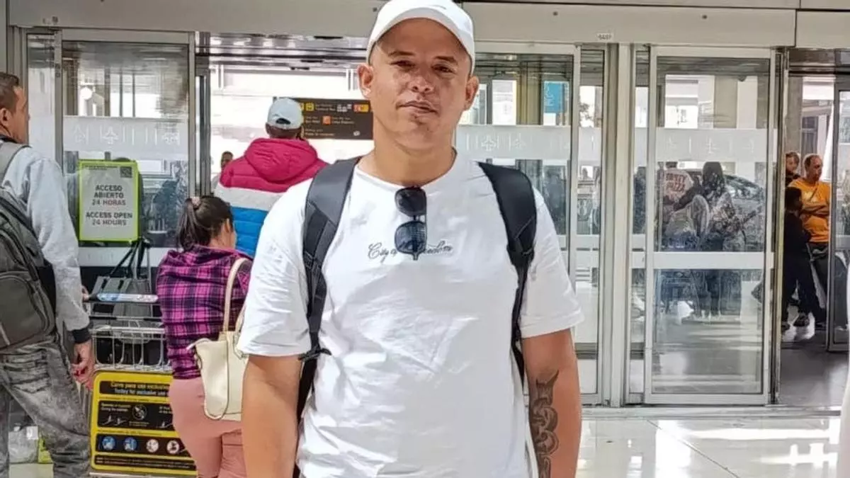 The Young Cuban Man with the Placard, Arrives in Madrid