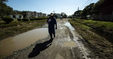 Poverty and Solidarity Portrayed in Rio Cauto, Granma, Cuba