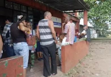 The Dilemma Many Cubans Face: Buy Food or Medicines?