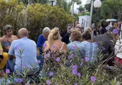 Hundreds Line Up for Chikungunya Aftermath Help in Cuba