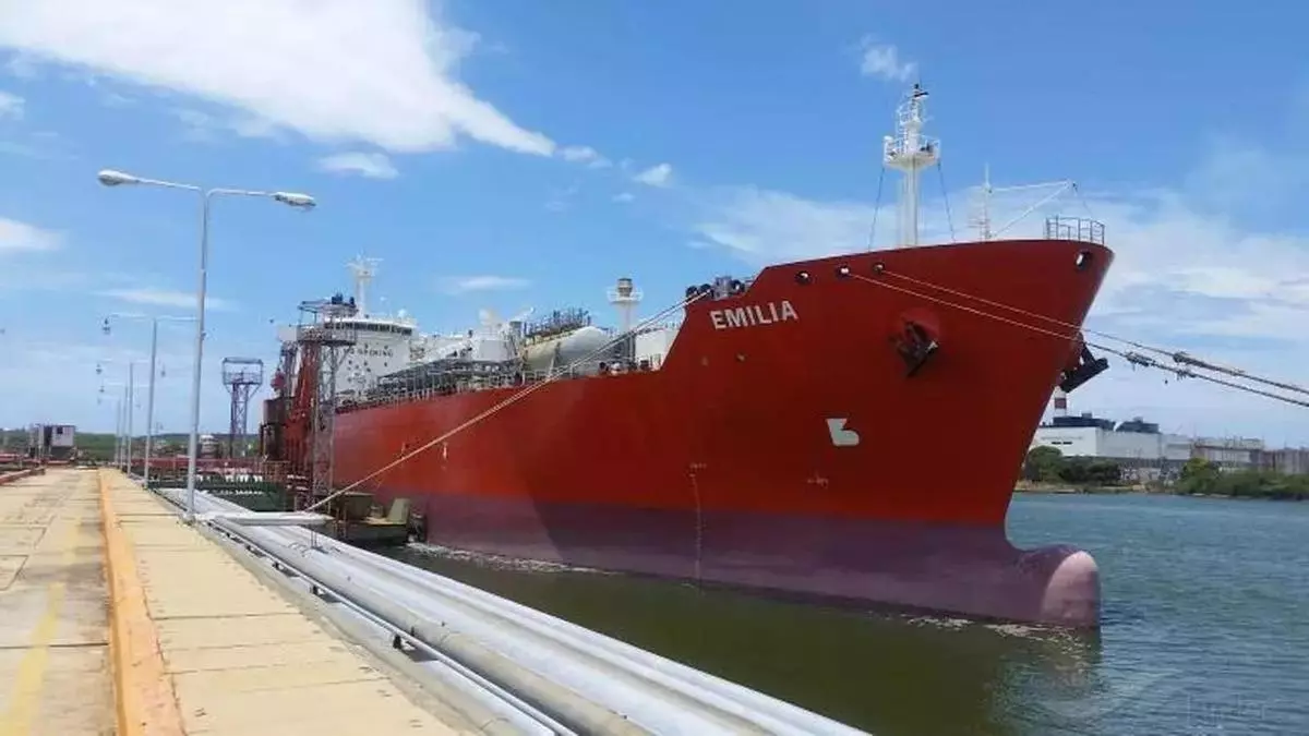 Tanker Returns to Cuba Empty, Jamaica Refused to Sell Gas