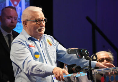Lech Walesa Gives Welcome Advice to Cubans Who Want Change